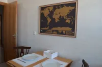 SEVEN GUEST HOUSE, a departing point to visit Lisbon and Sintra Hotels in Amadora