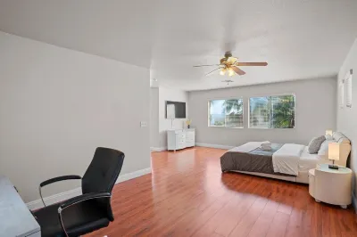 Spacious Family & Group Retreat Near the Strip! Hotels near Downtown Summerlin