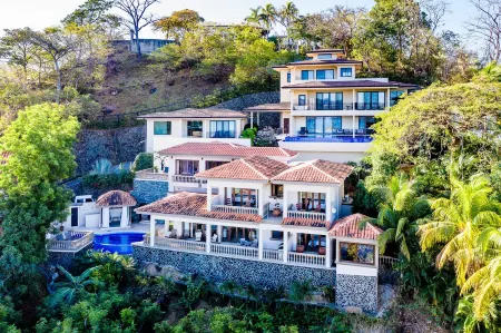 Spectacular, Gated, Oceanfront Luxury Villa w/ Pool - Playa Flamingo, Costa Rica