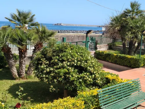 Holiday home on the sea at the foot of Mount Etna