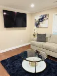 2 Bedroom Luxury Home Near Downtown