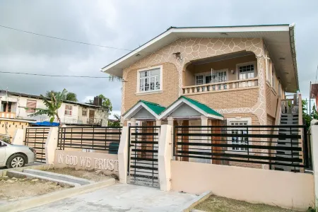 Luxury Home away from Home Отели рядом с Аэропорт Огл