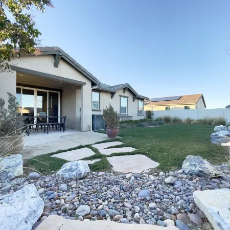Former Model Home, 3 Car Garage, Gym, Sleep 14