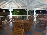 Studio 3107 sea view, beach, swimming pool by restaurant bar, park car rental