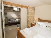 Old Bothy Hotels in Whitchurch