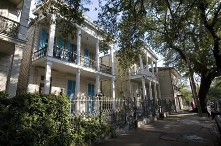 Fairchild House Bed & Breakfast Отели рядом с достопримечательностью «Центр Морального Конвенции Эрнеста Н»