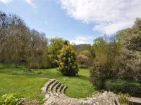 Sixpenny Cottage - Boutique
