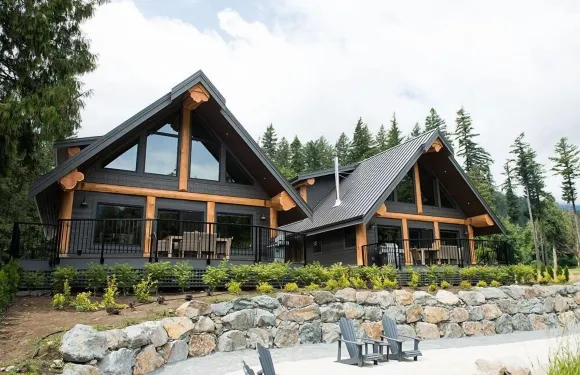 河上羅威那酒店