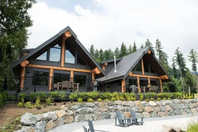 Rowena's Inn on the River Hotels in 