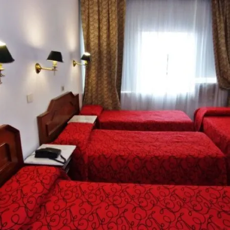 Hotel Tres Sargentos Отели рядом с достопримечательностью «Здание Кавана»