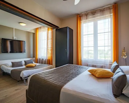 L'Escale de la Gare Hotels in Saumur