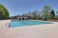 Mini Putting Green and Fire Pit Simpsonville Gem - Uima-altaat