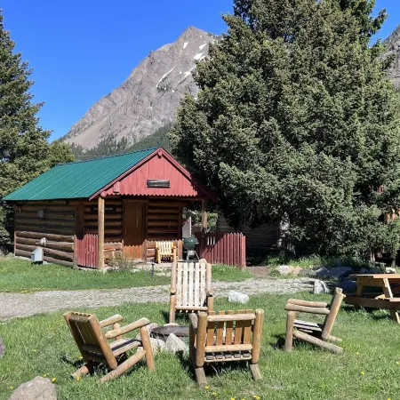 Silver Gate Lodging
