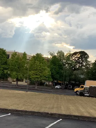 Riverside Inn Dallas Отели в г. Монмут