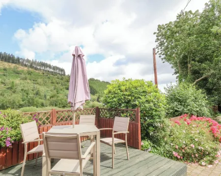 The Little White Cottage Hotels in Mold