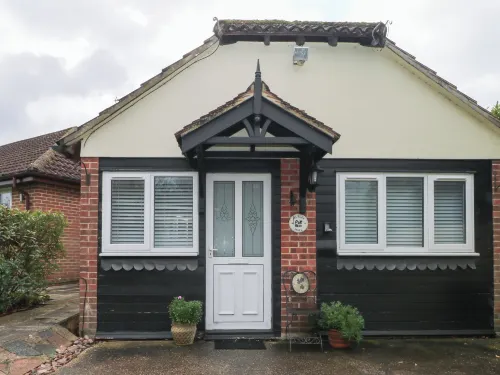 Mutley Hall Hotels in Bognor Regis