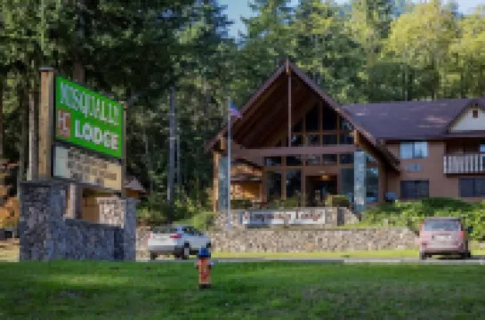 Nisqually Lodge Hotels in 