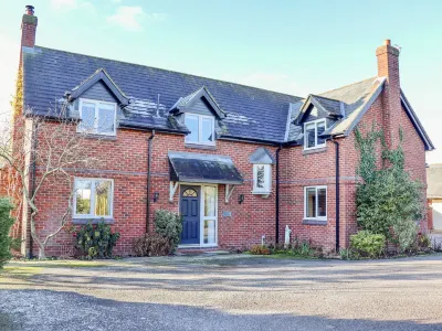 Manor Wood Hotels in 