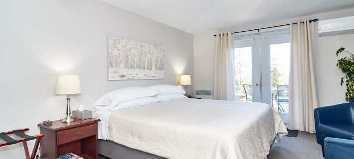 Auberge Aux Deux Pères Hotels in Magog
