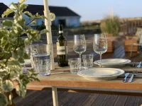 Little Beach Hotels near Seaview Wildlife Encounter
