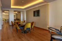 Santa Eufémia Covilhã Hotel - 朝食