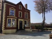 Woodlands Guest House Hotels near Crosby Beach