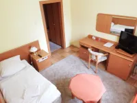 Hotel Rytwiany Pałac - Homestays