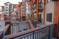 Studio Efficiency Unit with Balcony over Mountaineer Square 1 Bedroom Condo - No Cleaning Fee! Hotels in Mount Crested Butte