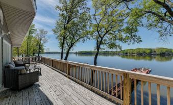 Pet-Friendly Lexington Vacation Rental on Lake!