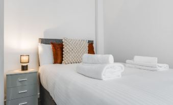 Vichy - Strathcona Suites, 3 Beds Houses in Wavertree