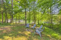 Lakefront Townville Gem w/ Boat Dock & Kayaks - balcony