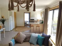 Beach Getaway Ocean Grove 1 bedroom Self Contained Unit