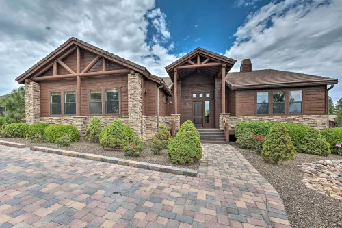 Torreon Townhome w/ Balcony: Hike, Fish & Unwind! - Pet friendly