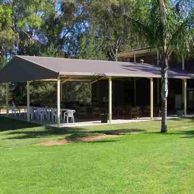 Tocumwal Golf Resort Hotel Exterior