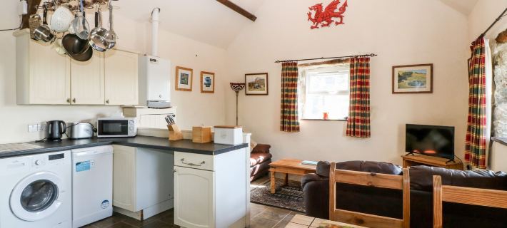 Bwthyn yr Onnen Hotels in Pwllheli