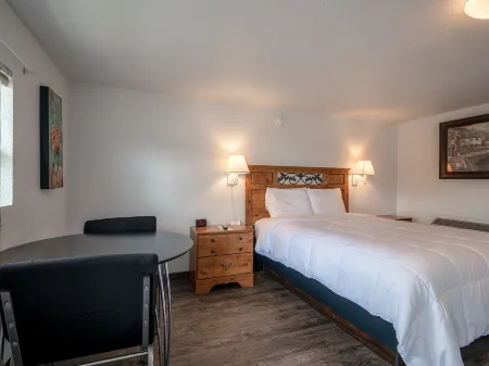 Baker City Motel & RV