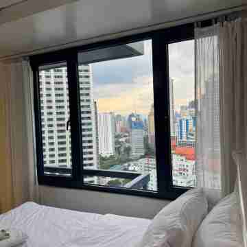 Entire Place in Central Makati Rooms