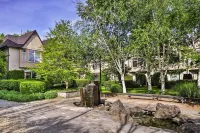 Modern Vancouver Townhome - Right on Main St! - Spa