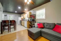 Private Hot Tub, Yard Pet-Friendly Whittier Cabin - Wifi