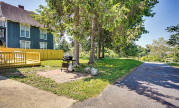 Zanesville Vacation Rental 2 Mi to Downtown!