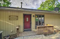 Boat Dock! Lakefront Group Getaway in Eldon - 3 stjerner
