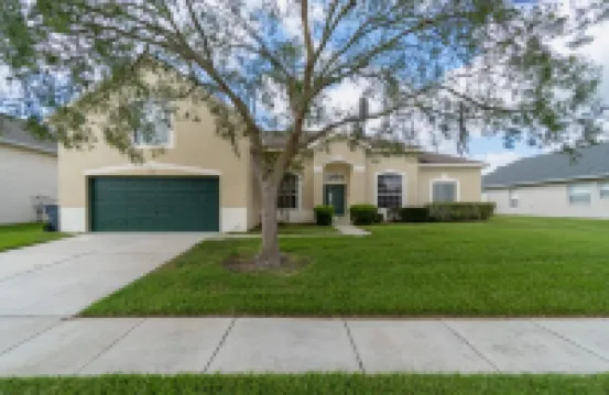 4 Bedroom Executive Home with Private Pool and Spa