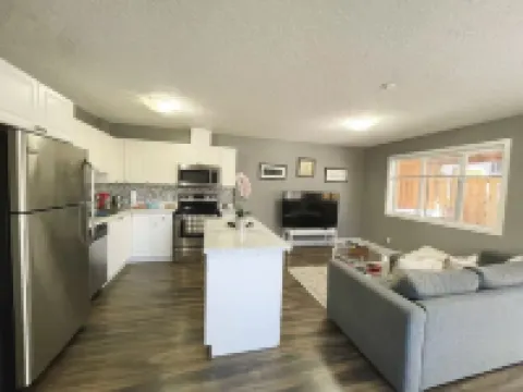 Entire Guest Suite in Thetis Height Hotels in Langford