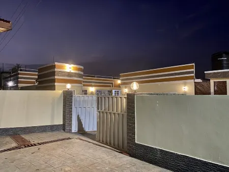 BryMac Hotel Отели в г. Кофоридуа