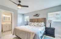 Dock, Kayaks & Bicycles: Crystal River Getaway! - Parkering