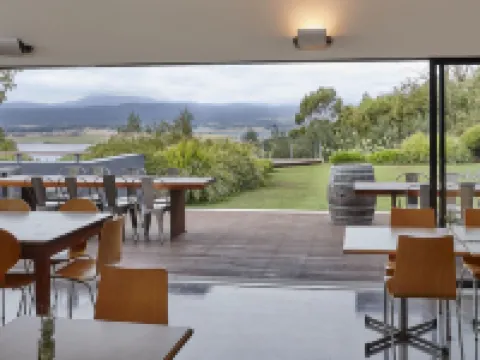 Tamar River Apartments Hotels in Lanena