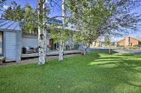 Pagosa Springs 2-Story Loft Condo w/ Deck & Views! - 3성급