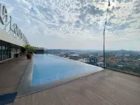 Nice and Elegant Studio Apartment at Warhol (W/R) Residence