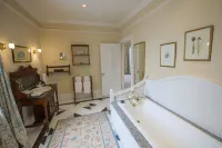 Hacklewood Hill Country House - Homestays
