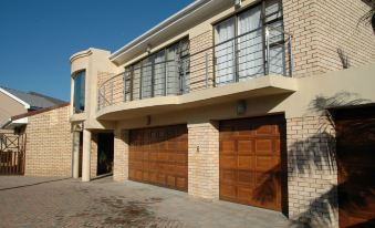 Bon A VIE Self-Catering and b&b Gonubie Full Solar Power, No Load Shedding!